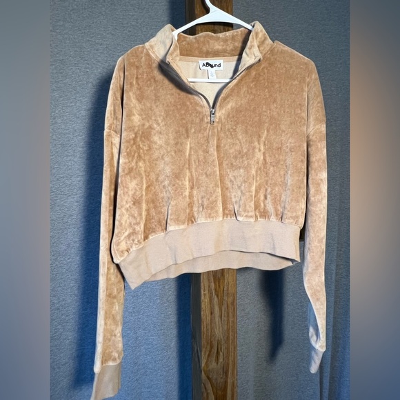 Abound‎ crop sweater - Picture 1 of 7